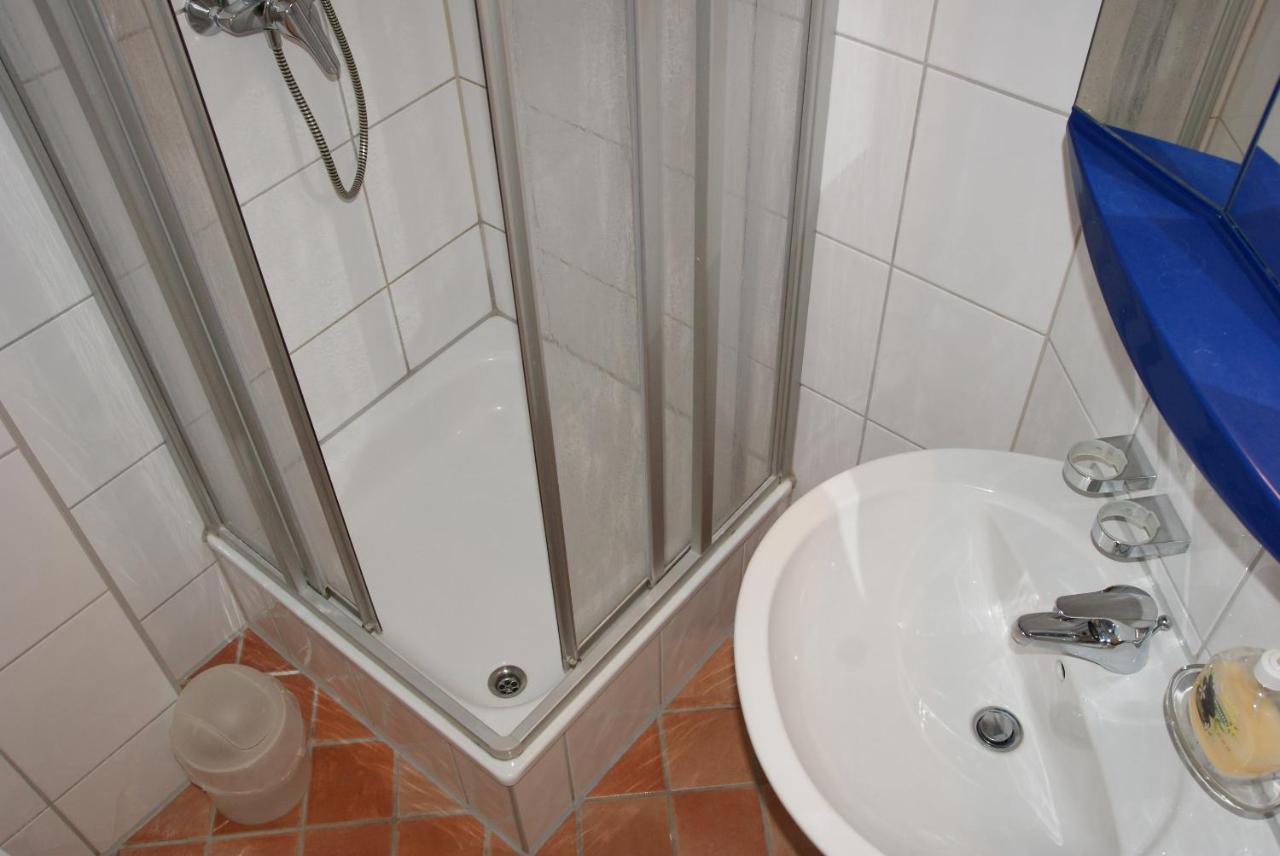 Appartement 6 Im Fischerhaus Mit Terrasse ゼリン エクステリア 写真